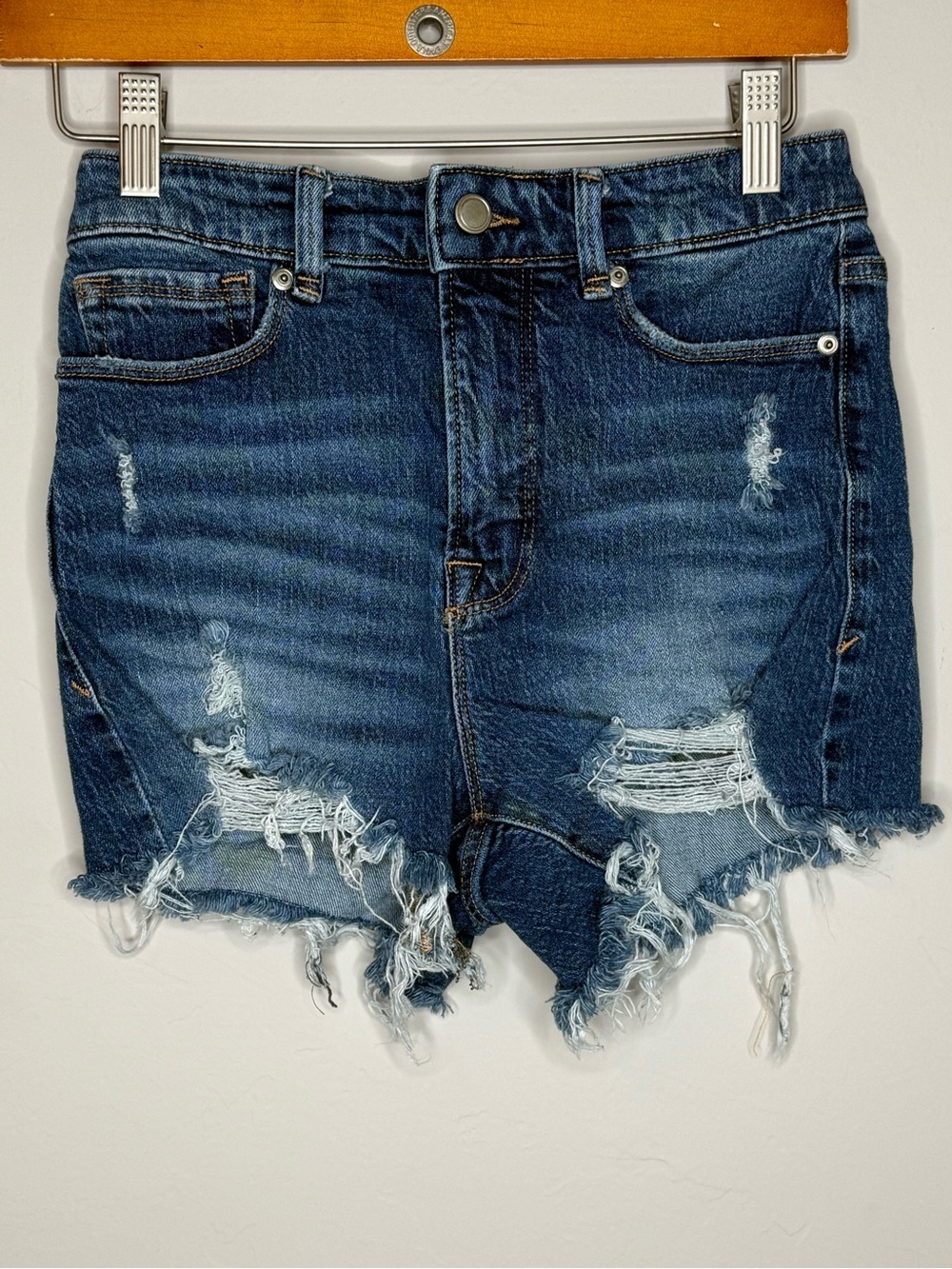 Good American high waisted distressed denim shorts size 0/25